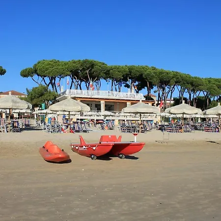 La Playa A Vacanza Апартаменты *
